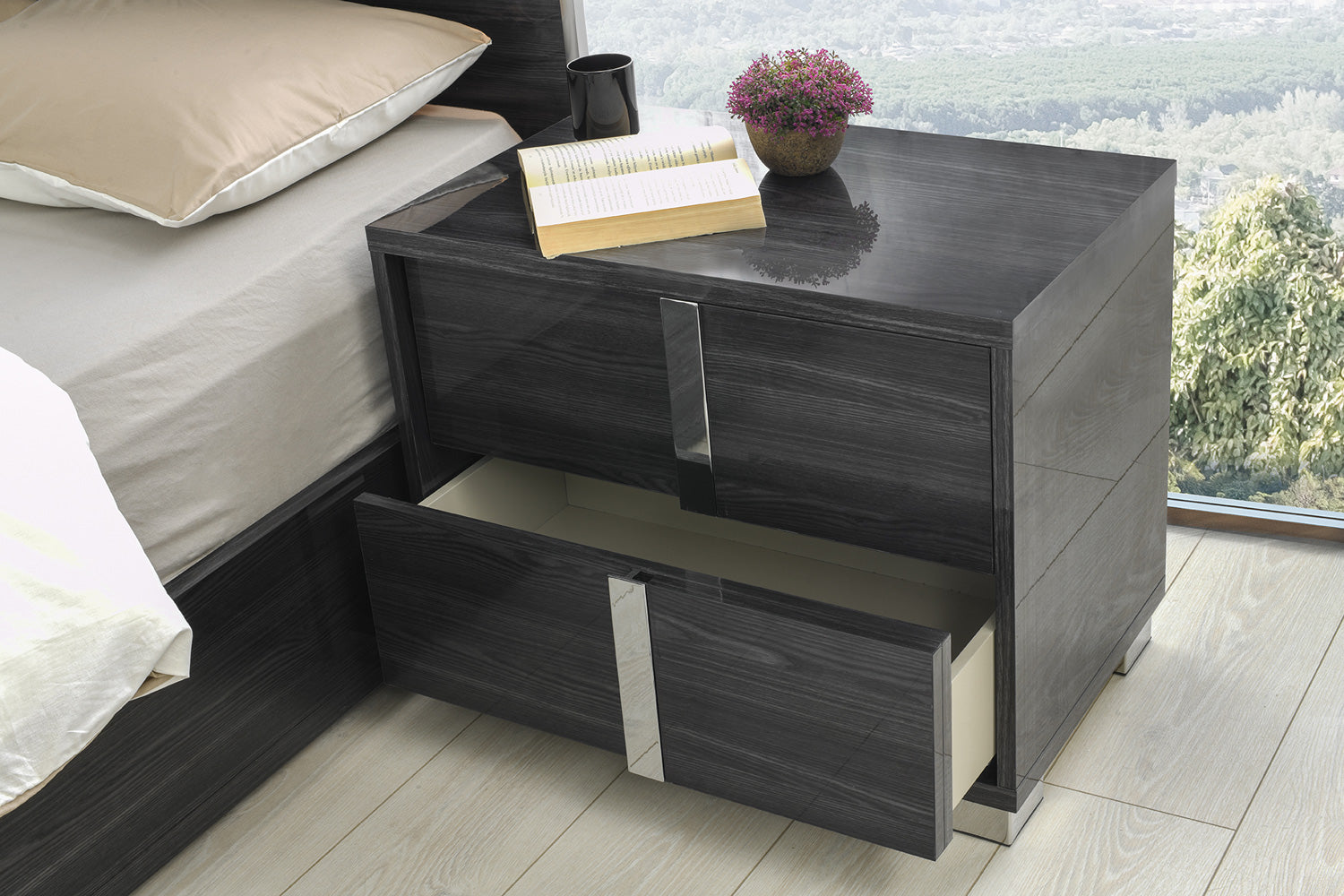 Giulia Left-Facing Nightstand in Glossy Grey