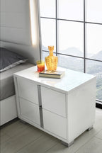 Giulia Left-Facing Nightstand in White