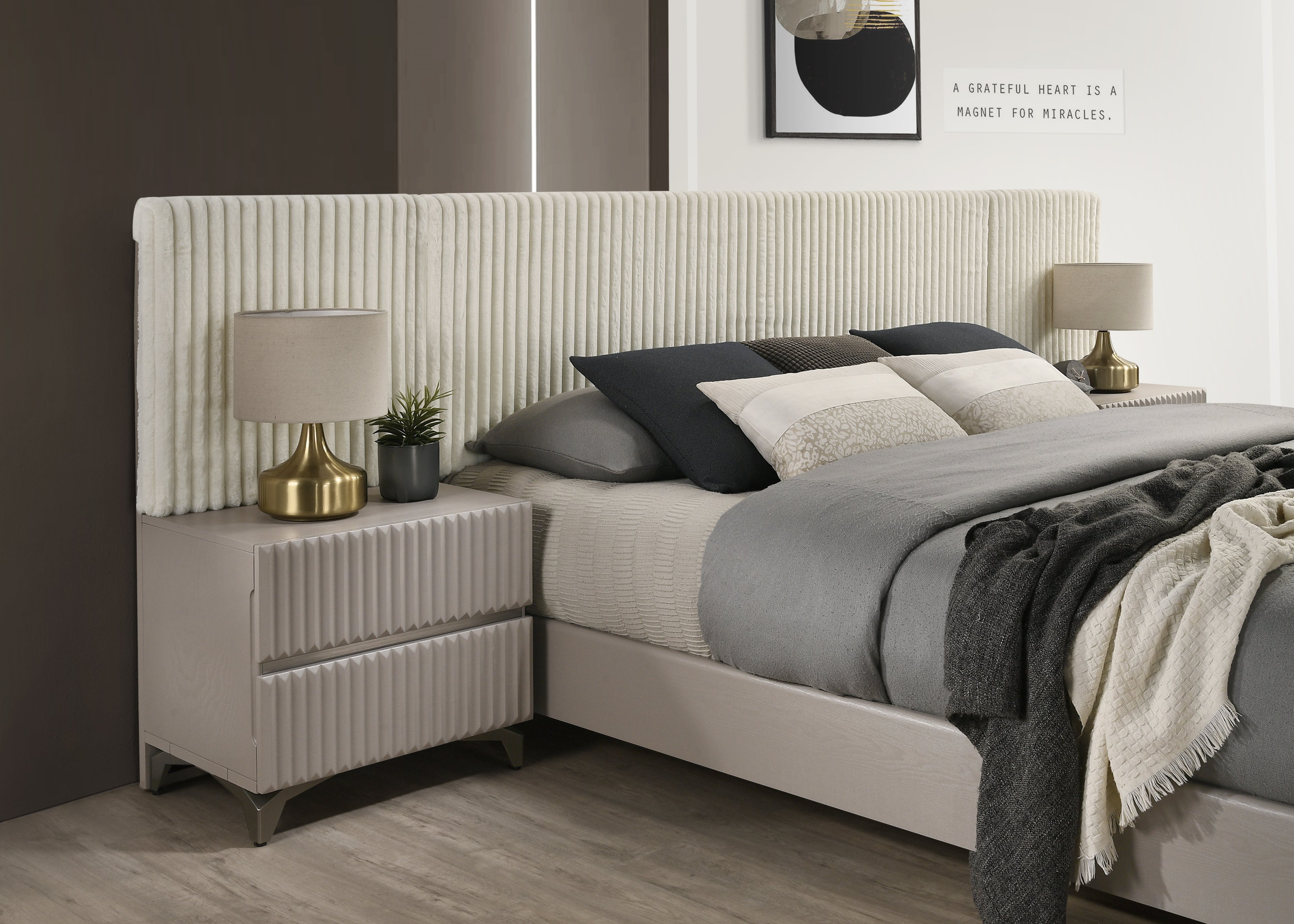 Grace Queen Bed - view 3