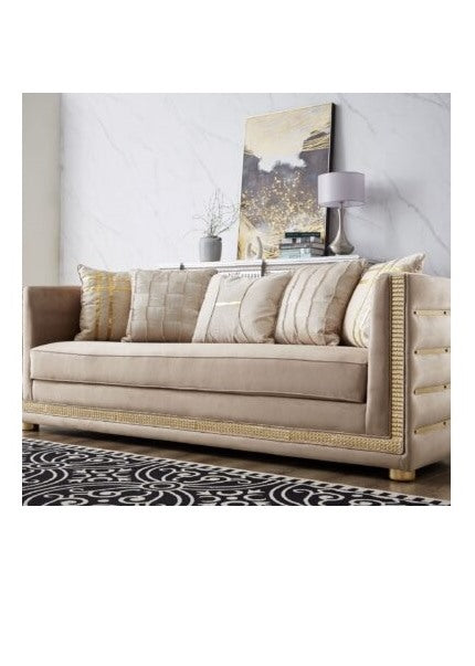 Traditional Upholstered Loveseat