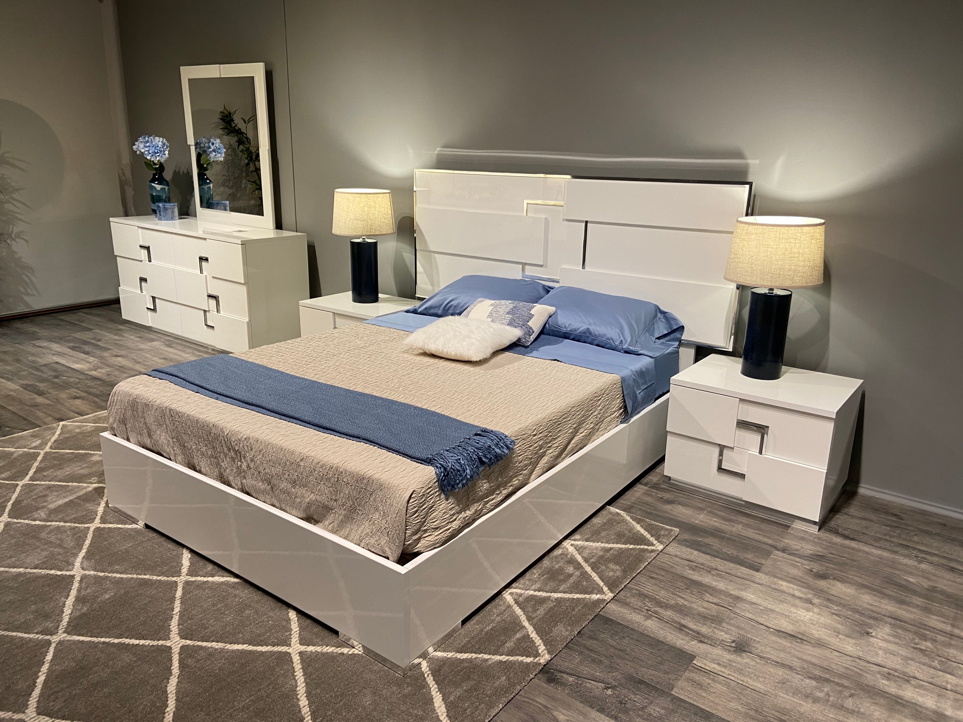 Infinity Premium Nightstand in Bianco Lucido