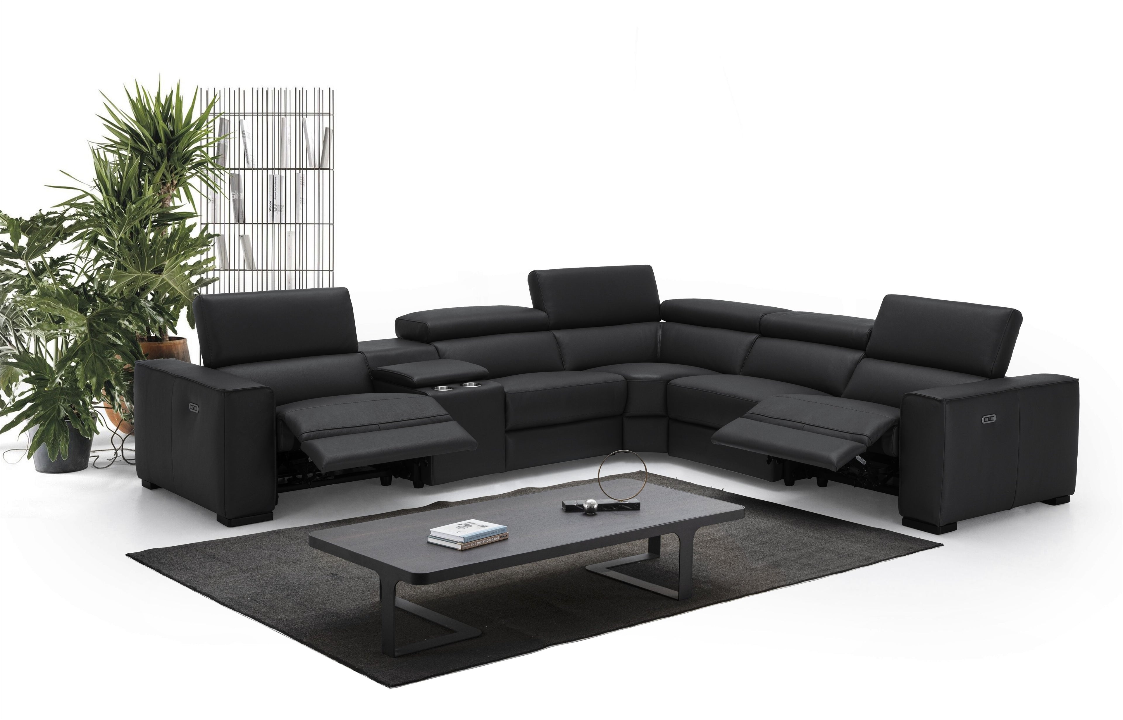 Picasso Motion Sectional in Black