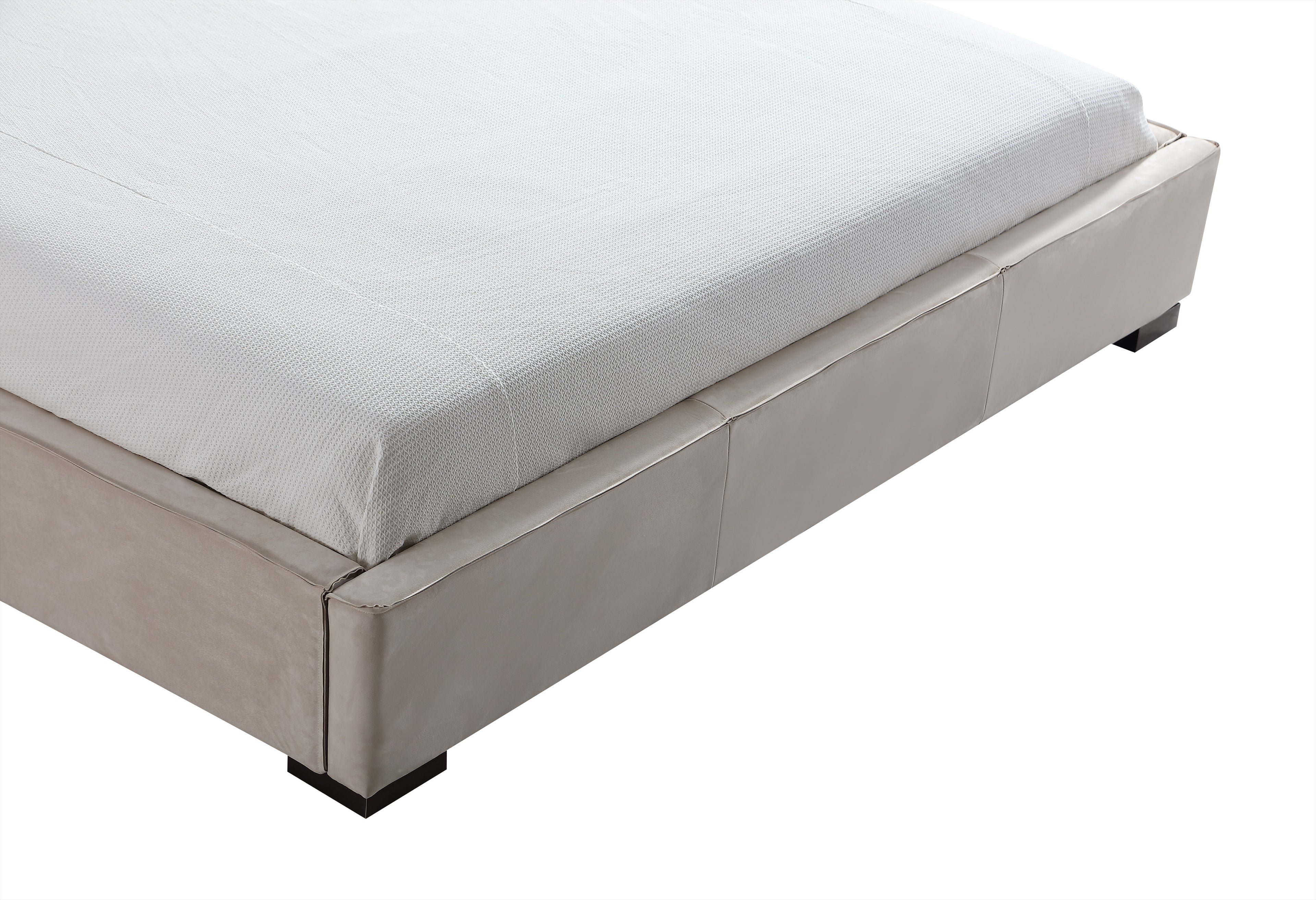 Serene King Bed in Natural